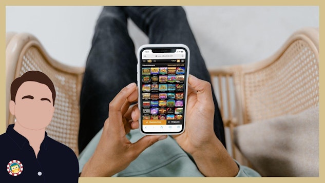 Mikko kayttamassa videoslots mobiilia